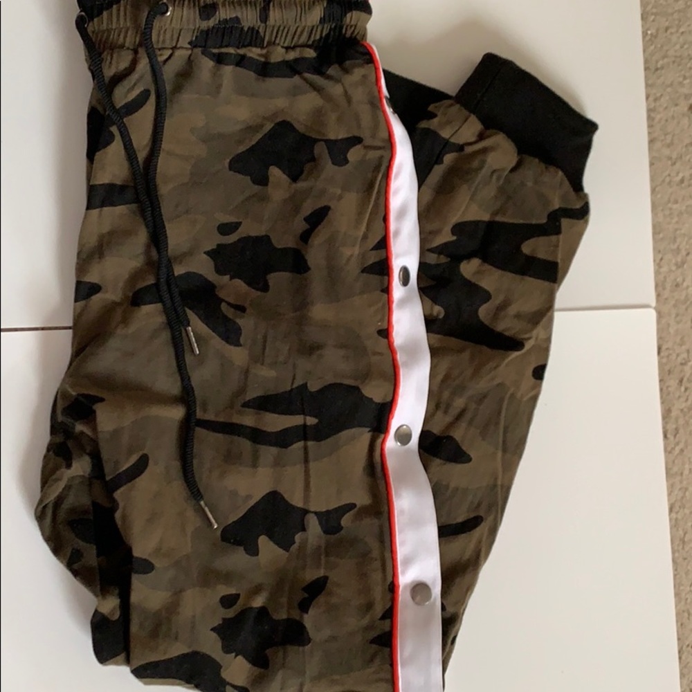 Camo snap jogger pants